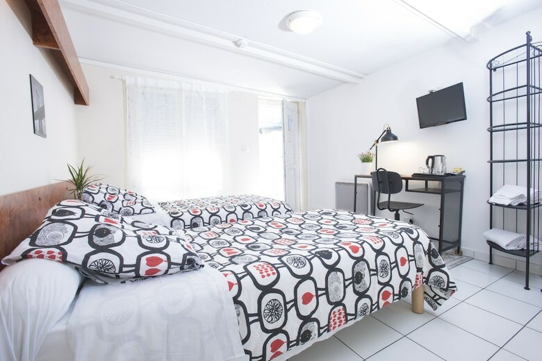 Hotel H�tel Le Pavillon De L'a�ro