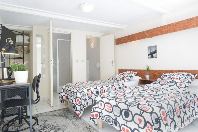Hotel H�tel Le Pavillon De L'a�ro