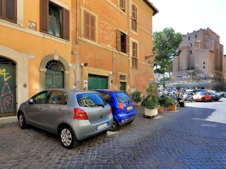 Nice Colosseum Terrace Apartment