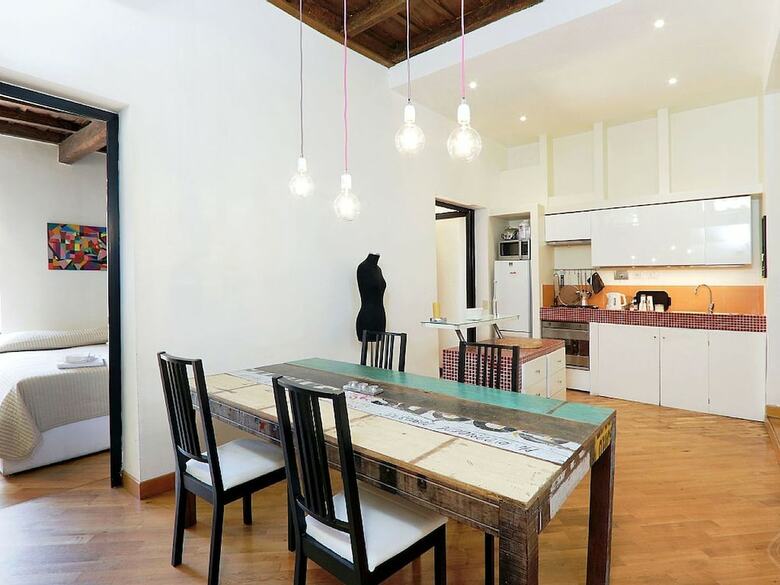Nice Colosseum Terrace Apartment