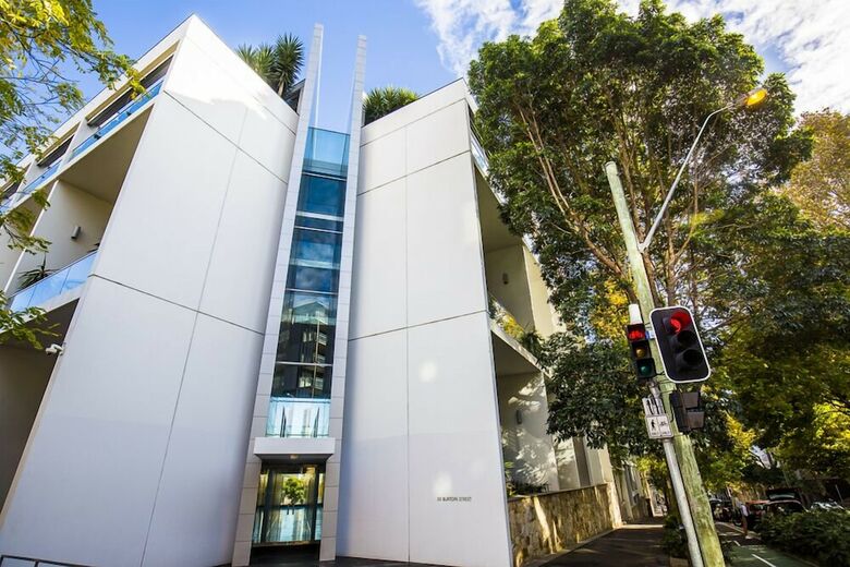 Two Storey Lux Apartment Near Cbd