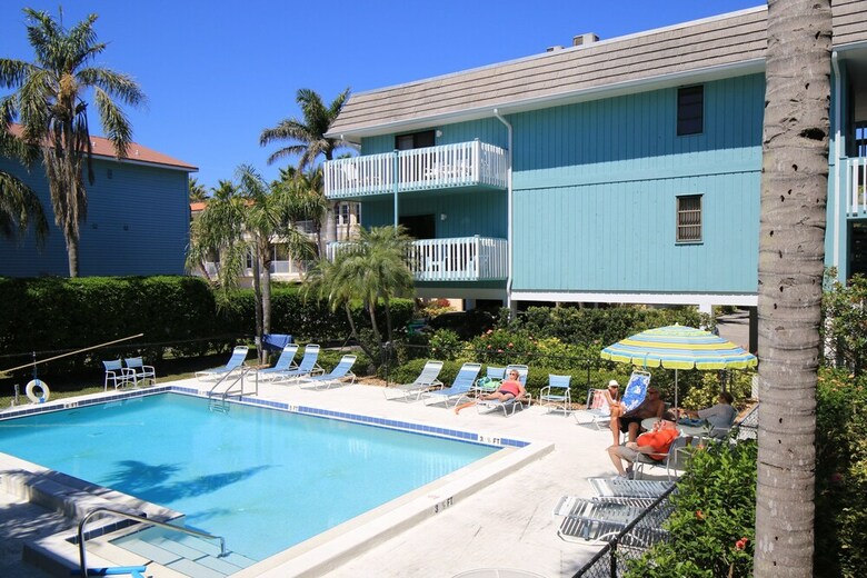 Beach Palms Unit 2b By Anna Maria