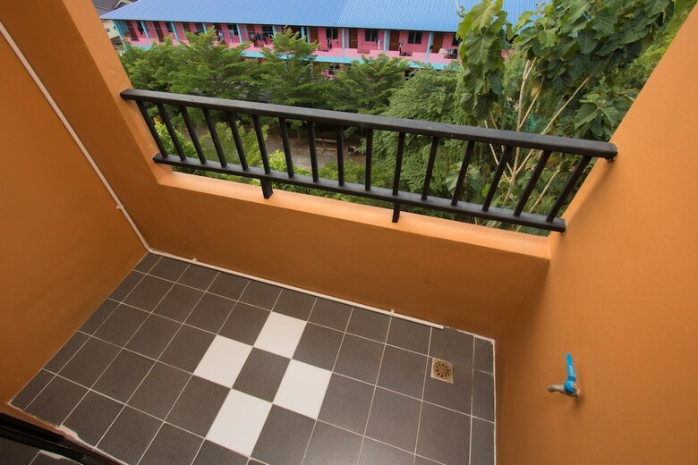I-home Residence And Hotel