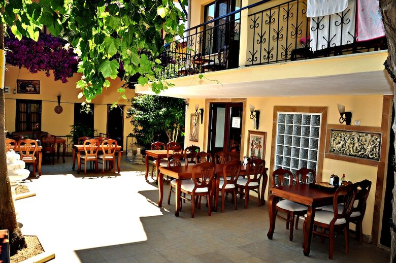 Sevil Hotel