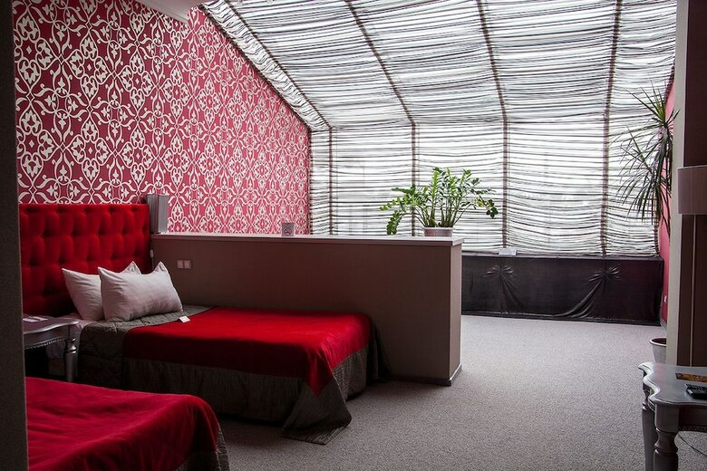 Hotel Lybid Plaza
