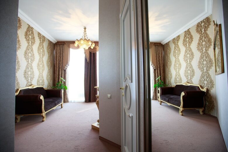 Hotel Lybid Plaza
