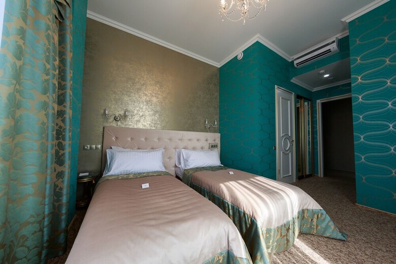 Hotel Lybid Plaza