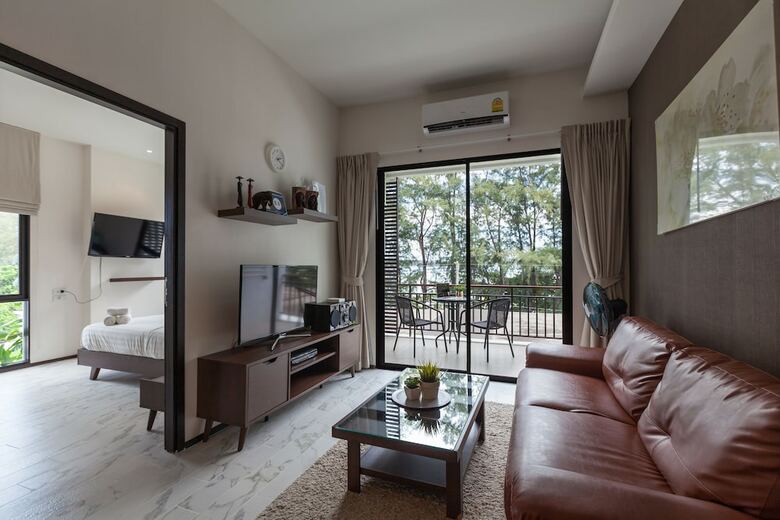 Apartamentos The Title Beach Front