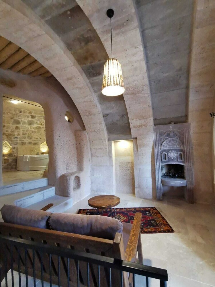 Pension Helike Cave Hotel