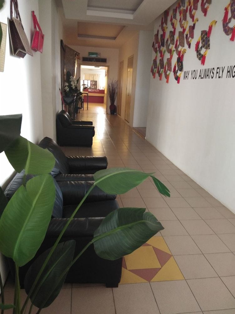 Mutiara Penthouse Hotel