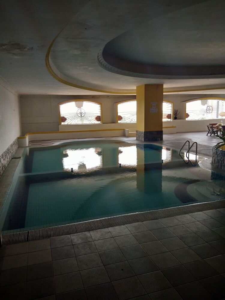 Mutiara Penthouse Hotel