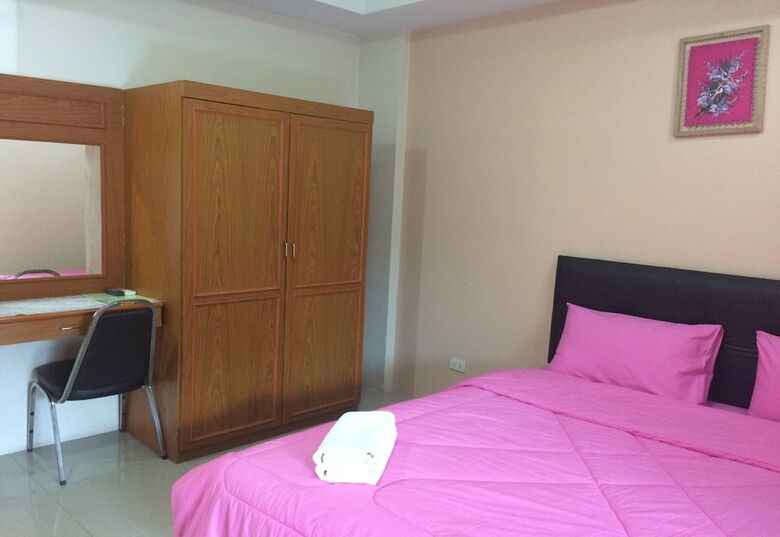 Hotel Phrom Phring Place Service Apartment