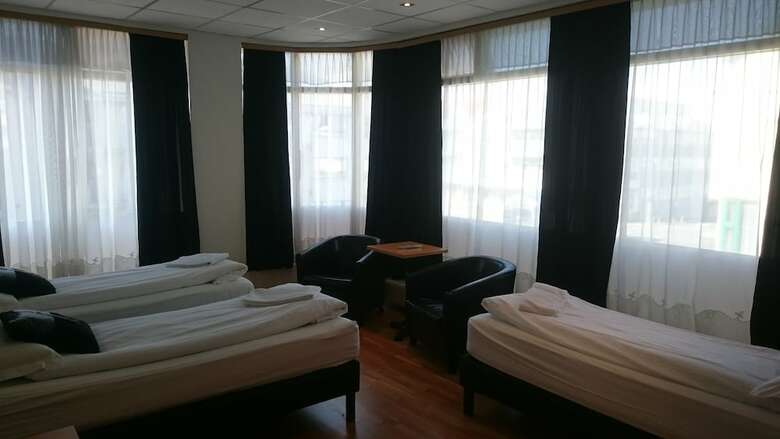 4th Floor Hotel
