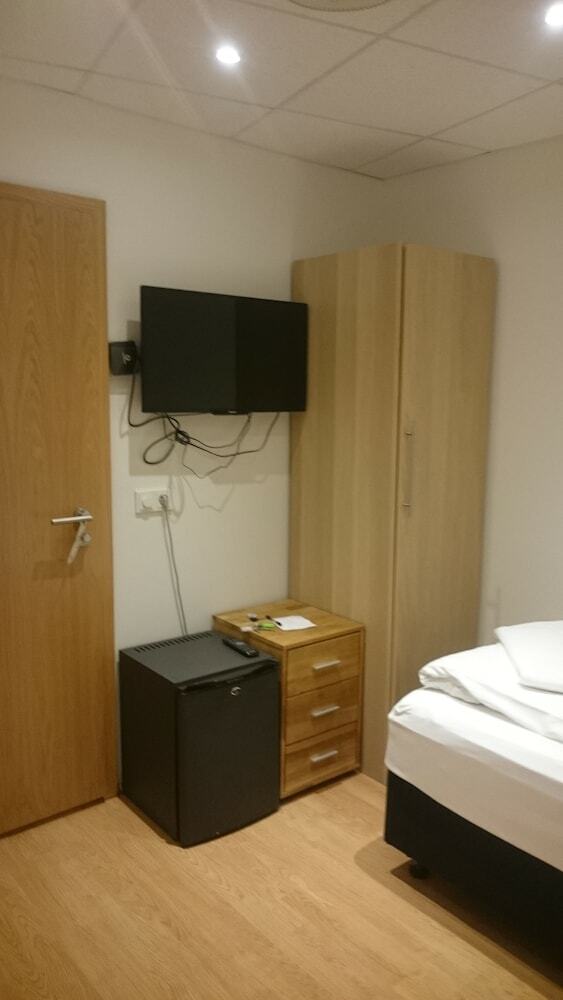 4th Floor Hotel