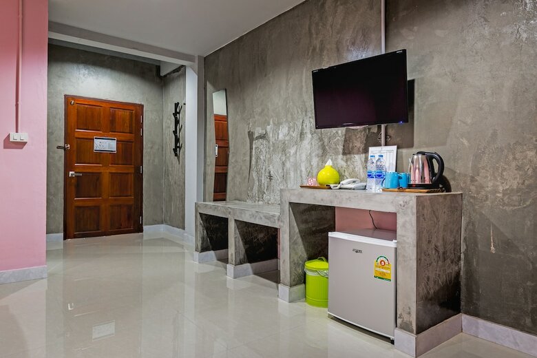 Hostal The Guest Hotel - Hostel