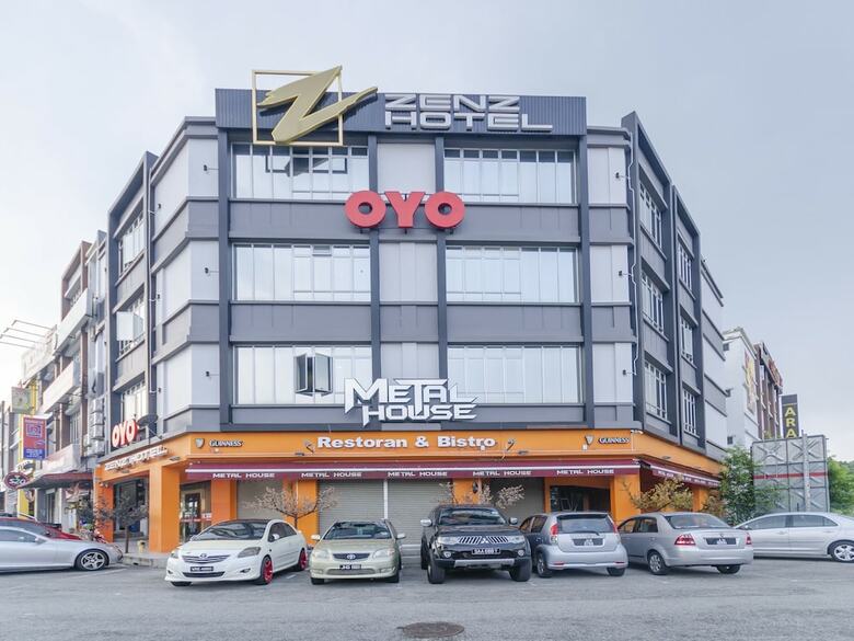 Oyo 89423 Zenz Hotel