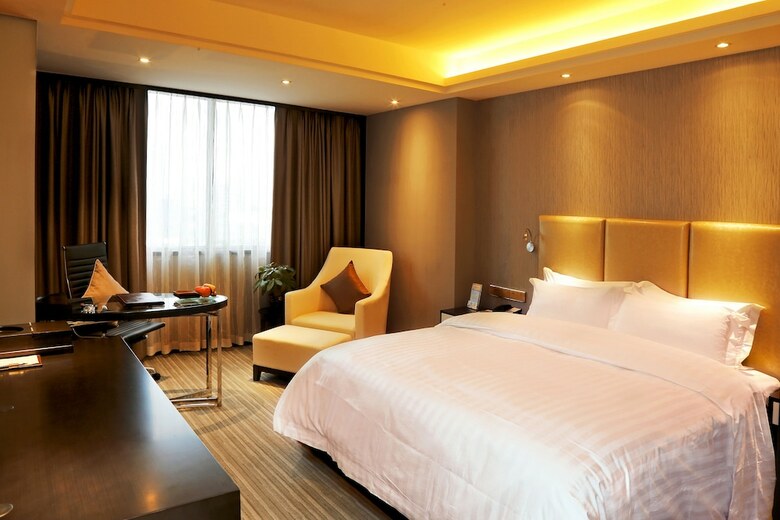 Golden City Hotel