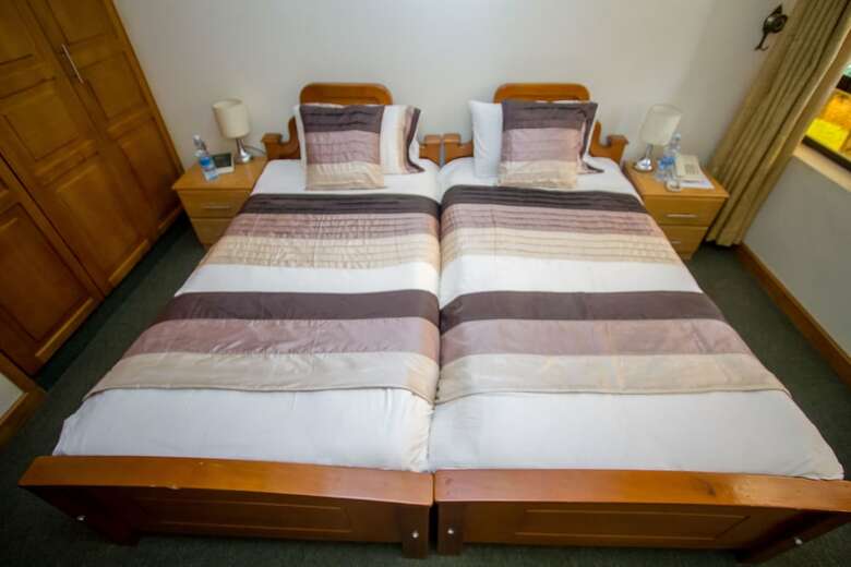 Crown Suites Hotel