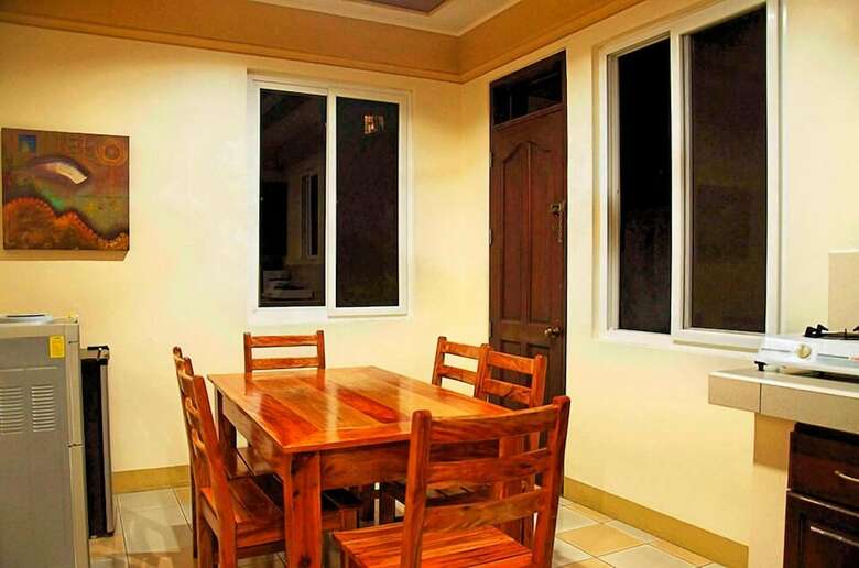 Hotel Den Den Guesthouse