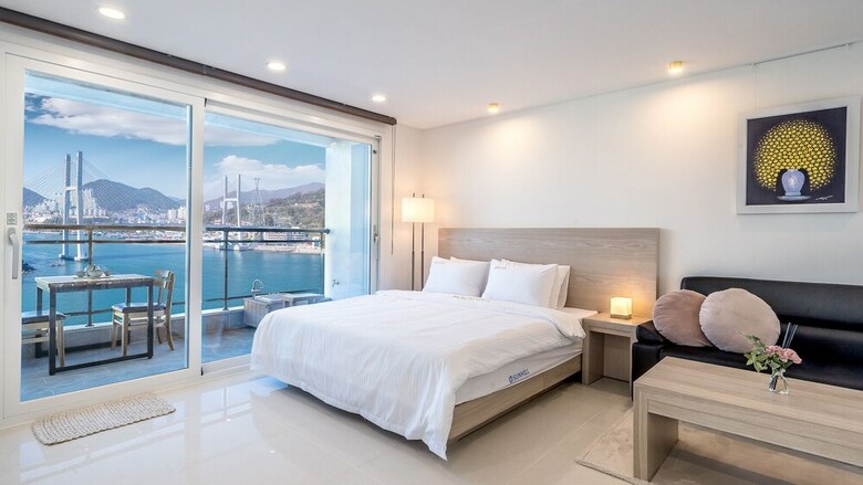 Hotel Yeosu Sunhill Spa Pension