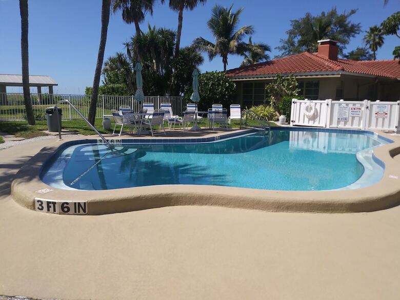 Turtle Crawl Inn