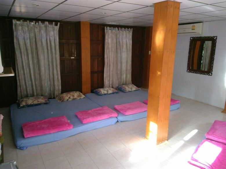 Hotel Rueanphen Homestay