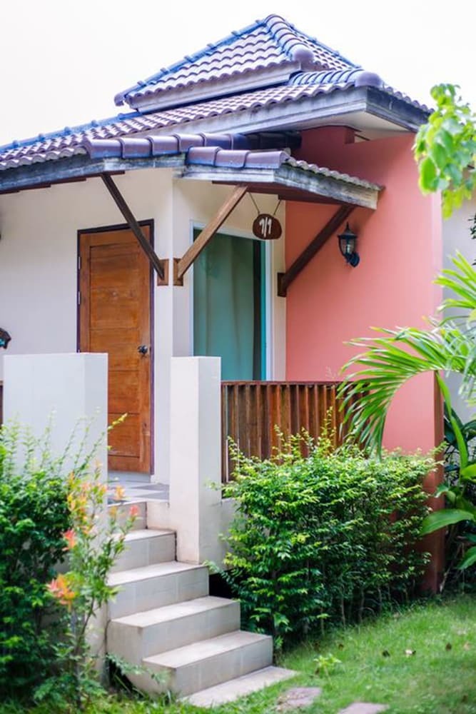 Hotel Samyod Resort