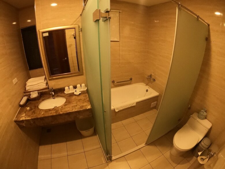 Ming Yue Lakeview Hotel