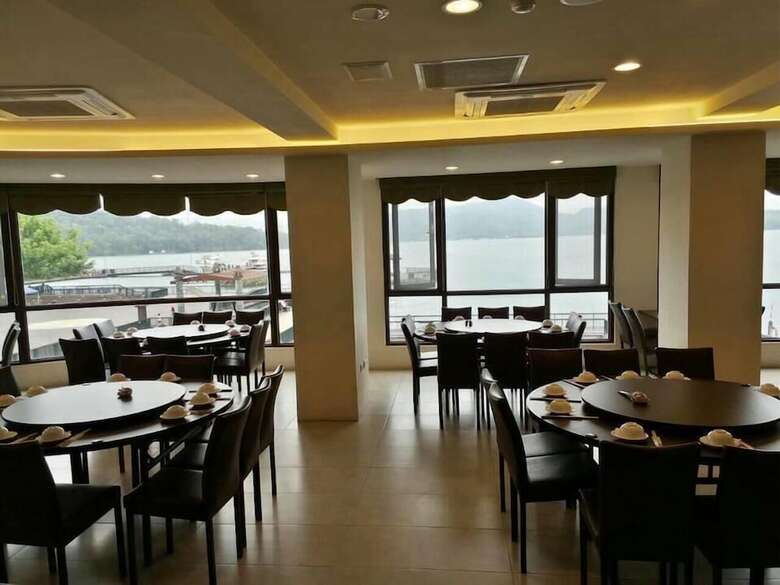Ming Yue Lakeview Hotel