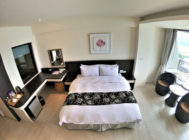 Ming Yue Lakeview Hotel