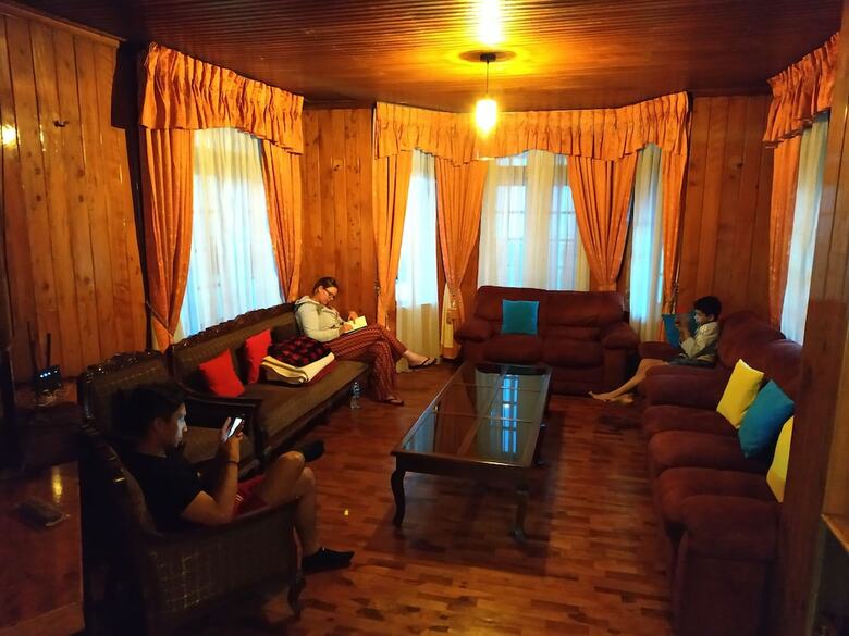 Hotel Comfort Inn & Hostel