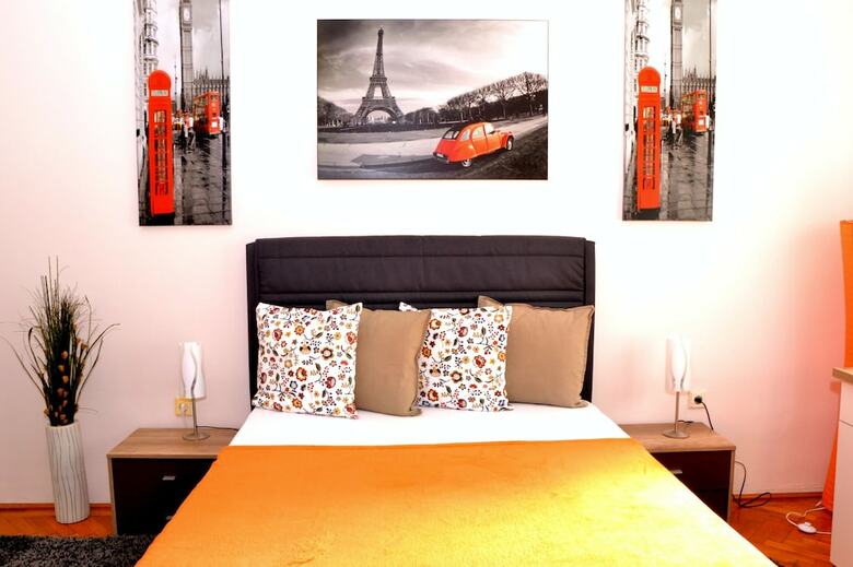 City Center Apartment For 7