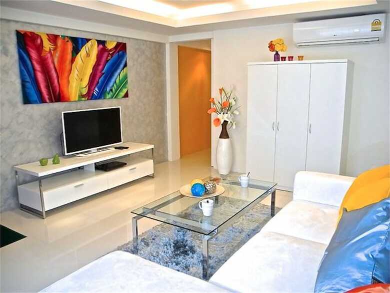Kata Plaza 1 Bedroom Modern Apartment