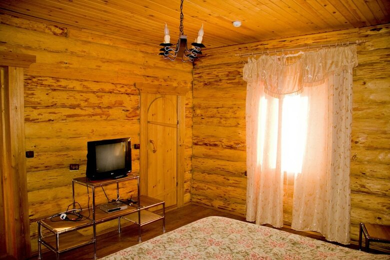 Hotel Holiday Village Bayar