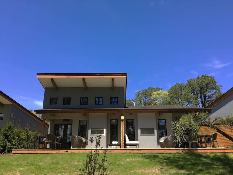 Hampton Maid Motel
