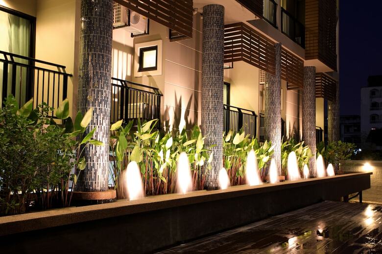 Hotel Romyen Garden Place