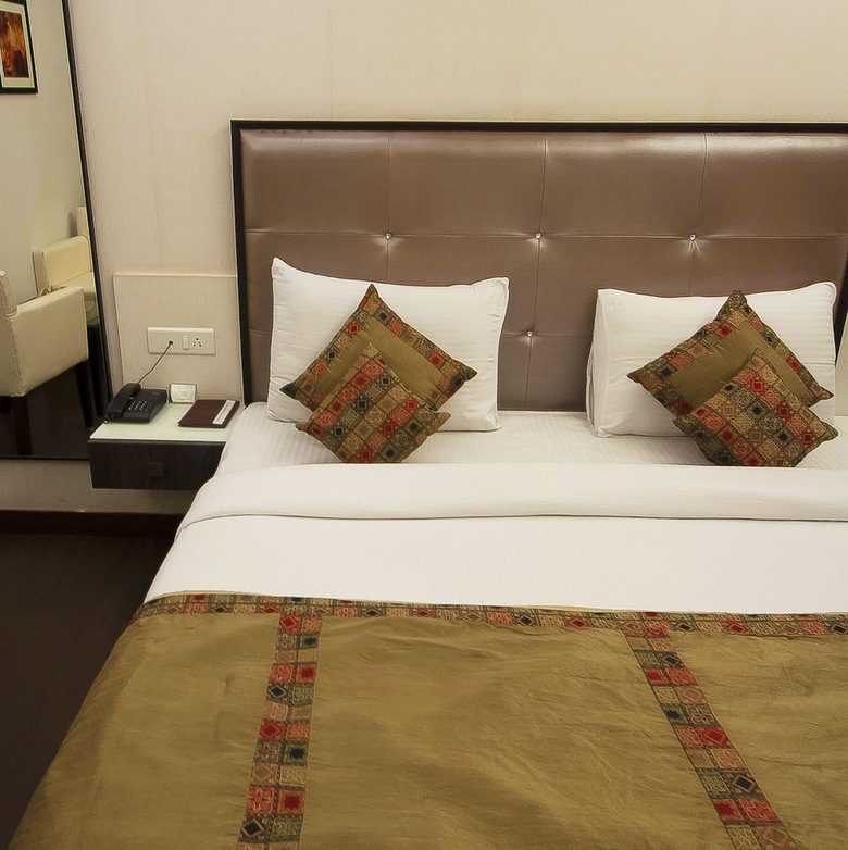 Hotel Pitrashish Premium
