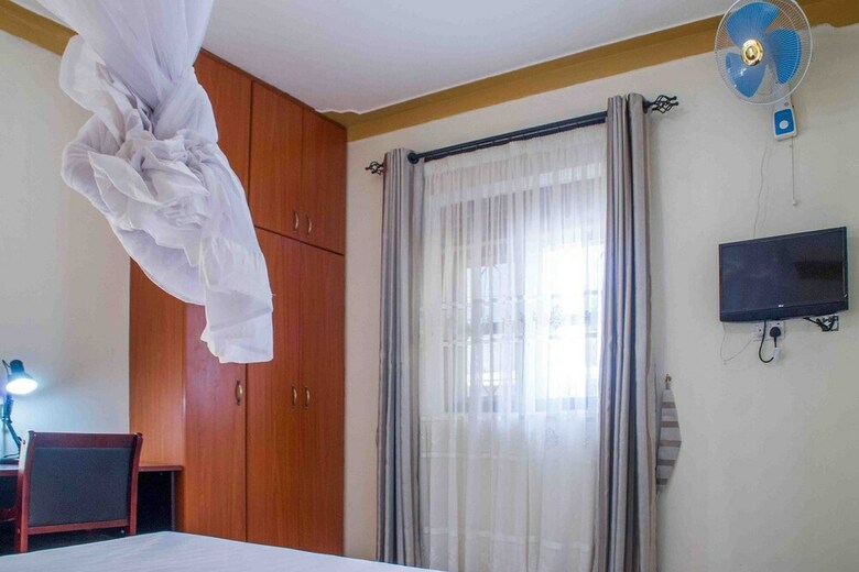 7 Eleven Hotel