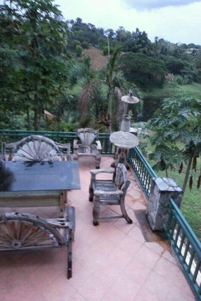 Hotel Krisawan Resort