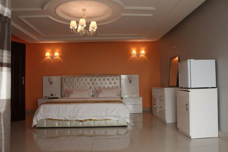 Mbayaville Hotel