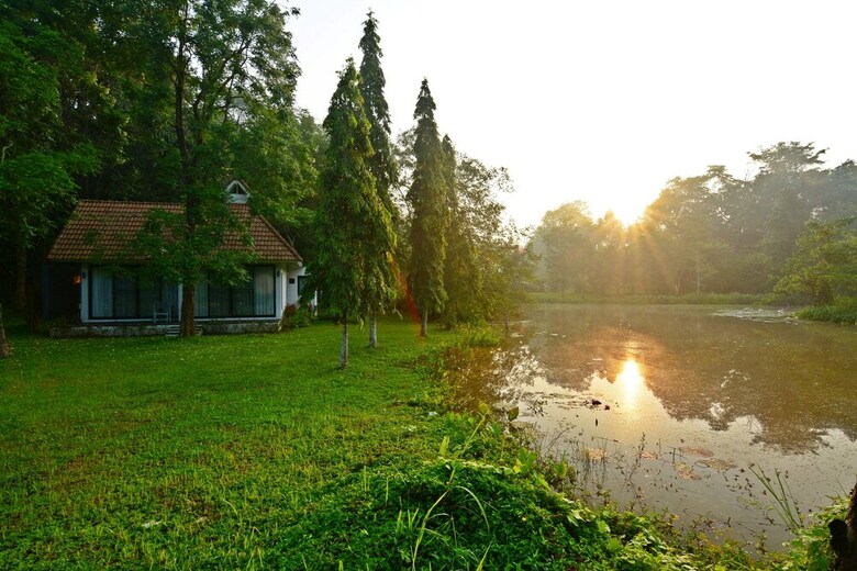 Hotel Sappraiwan Elephant Resort & Sanctuary