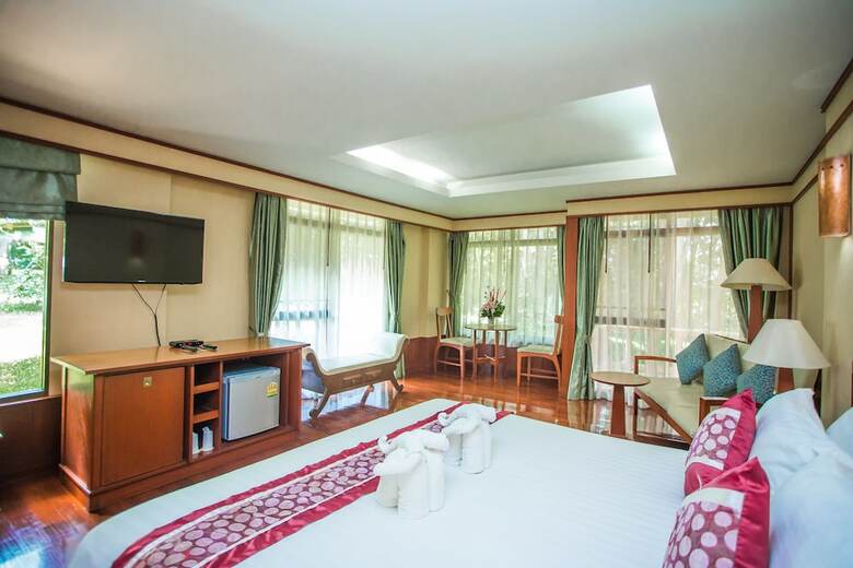 Hotel Sappraiwan Elephant Resort & Sanctuary