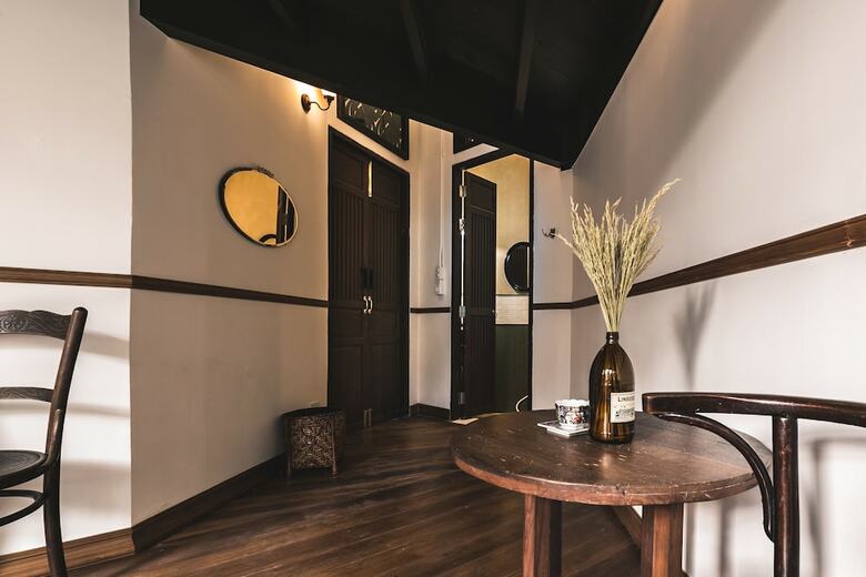 Hotel 103 - Bed And Brews
