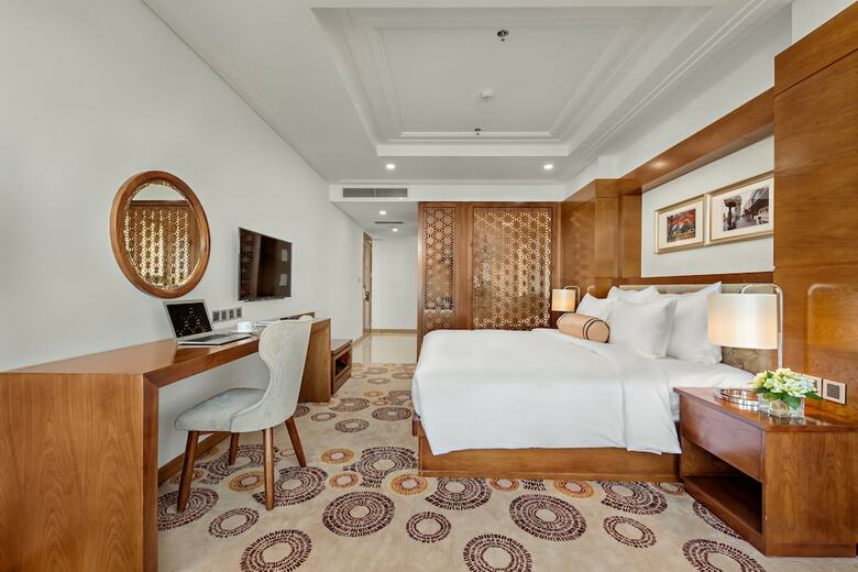 Paris Deli Danang Beach Hotel