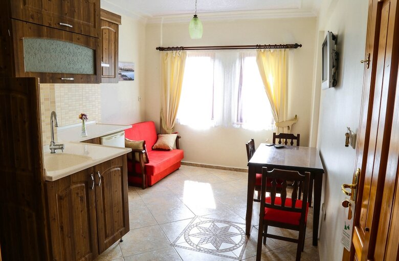 Destina Suit Hotel