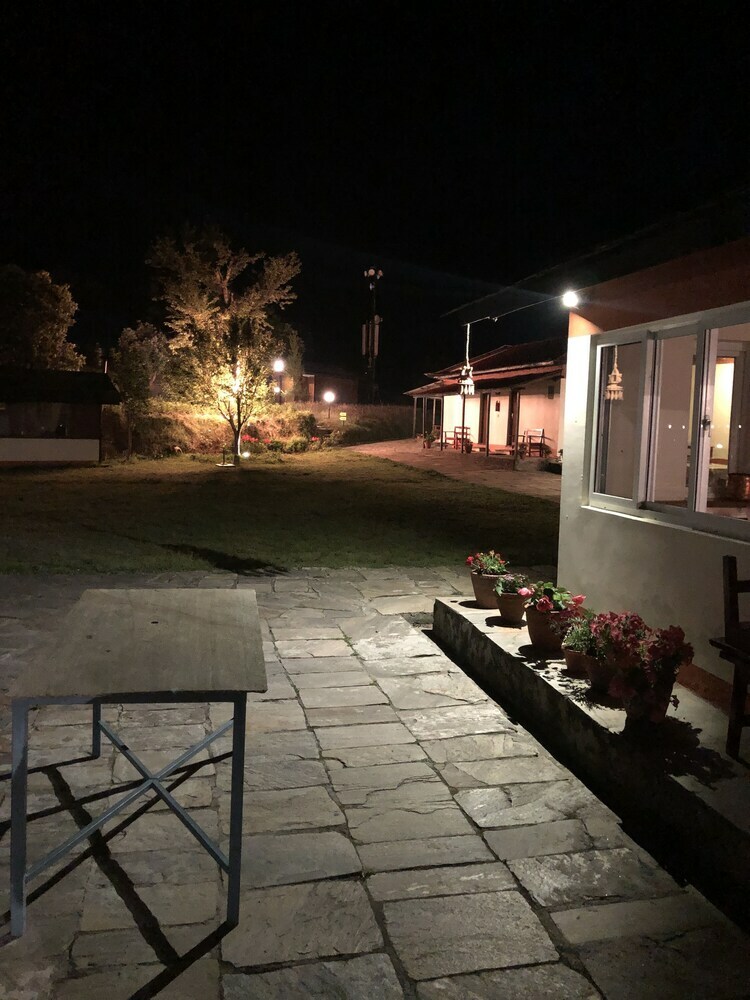 Hotel Charikot Panorama Resort