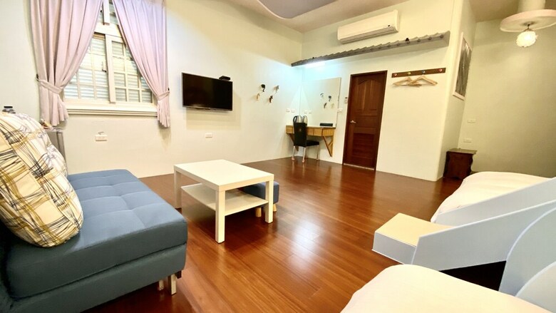 Hotel Honey House B&B