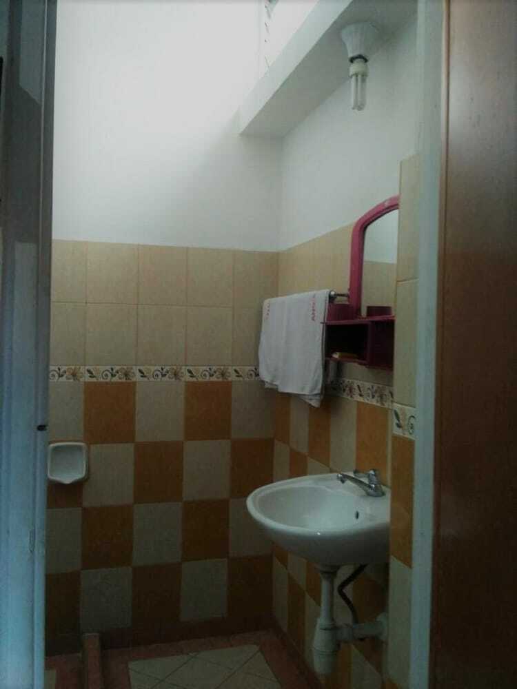 Ang's Hotel
