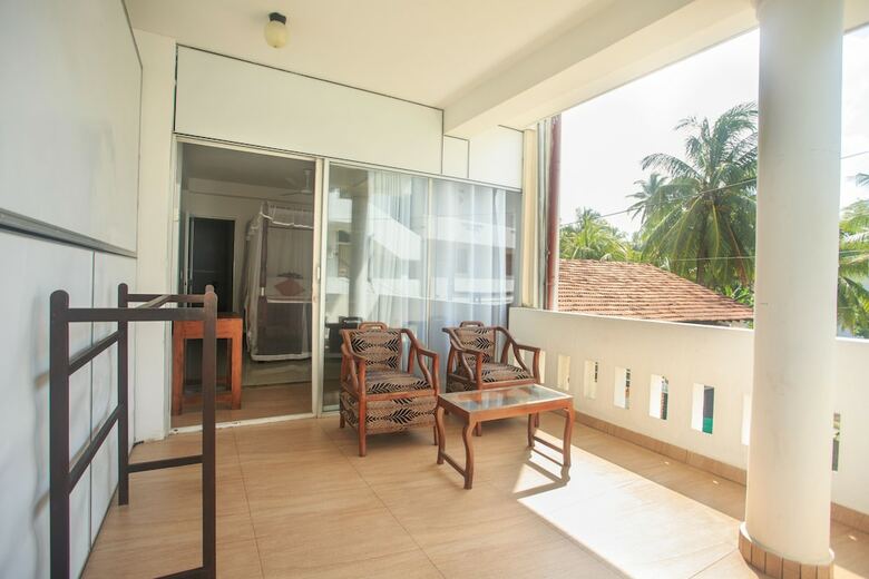 Hotel Tharanga Surfing Villa