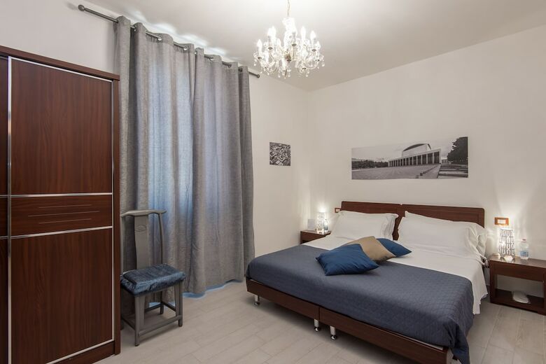 Hotel Eroom42 Guest House